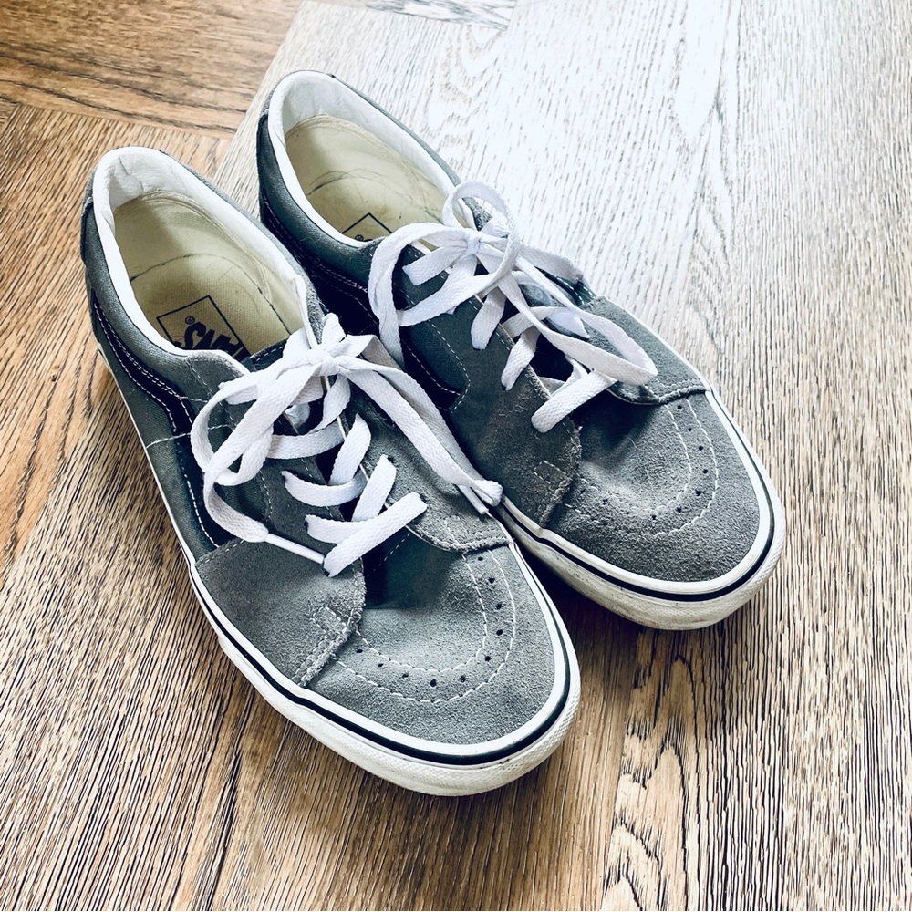 Vans Off the Wall Unisex Grey Suede Skate Sneakers-Size Men's 8 / Women’s 9.5